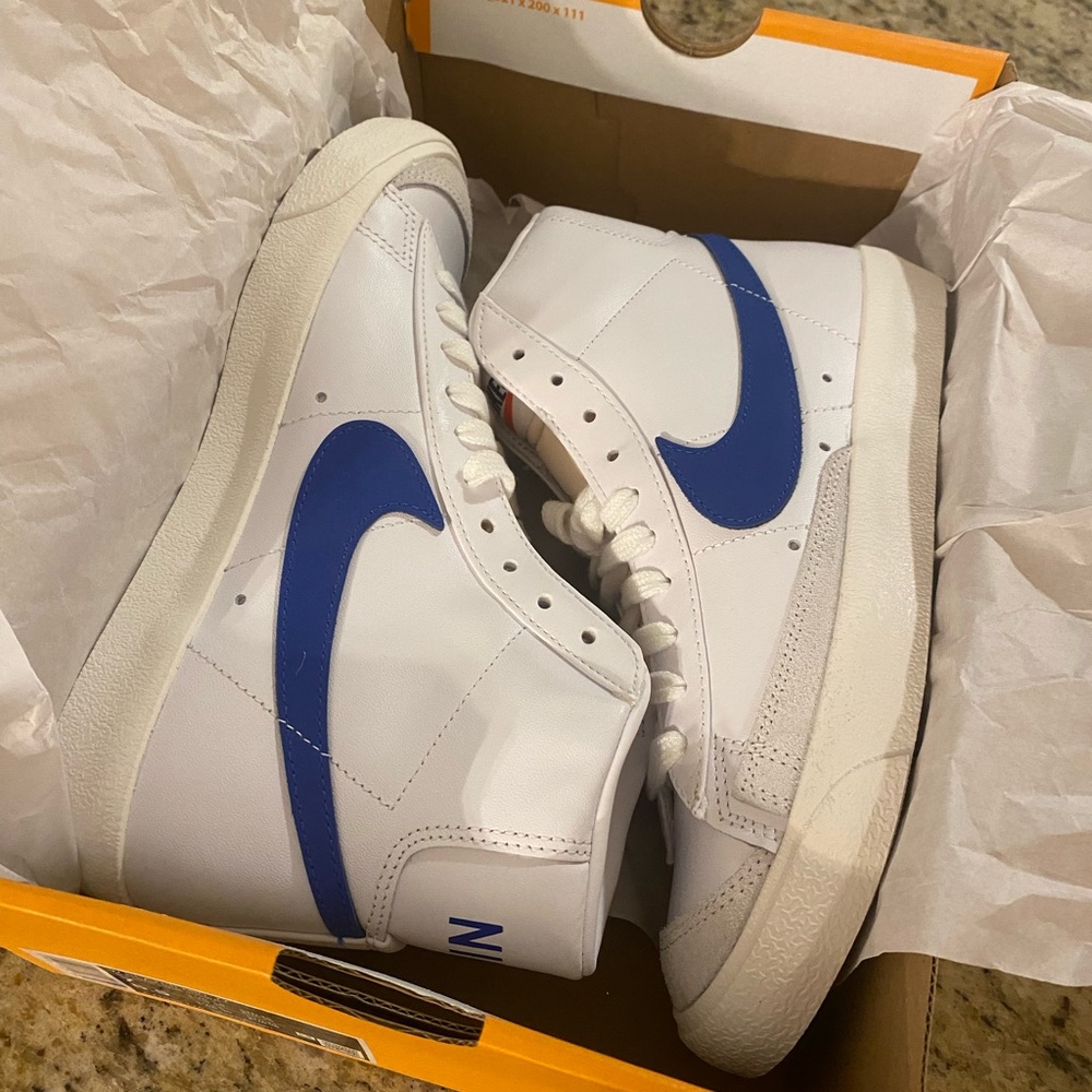 Women’s Nike Blazer Mid 77 - Size 7 (White/Royal/Black)
